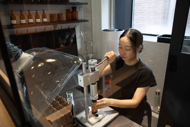 Създайте свой собствен естествен парфюм – частен семинар