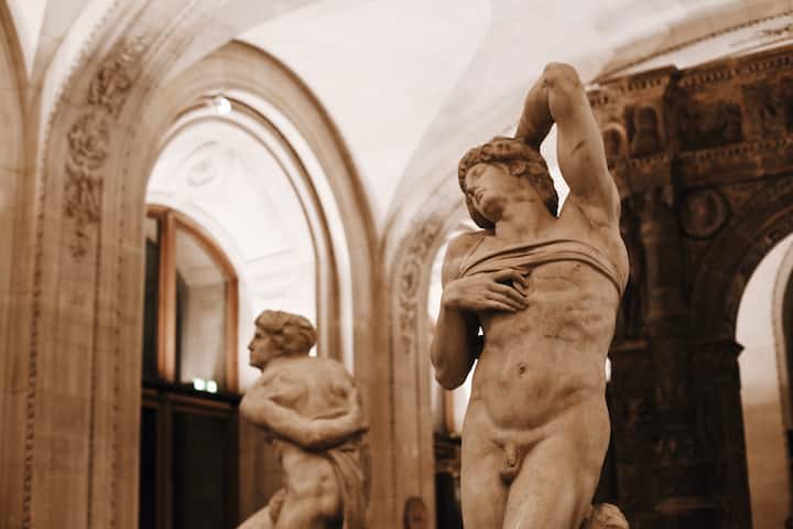 Rondleiding door het Louvre in kleine groepen, in het Spaans