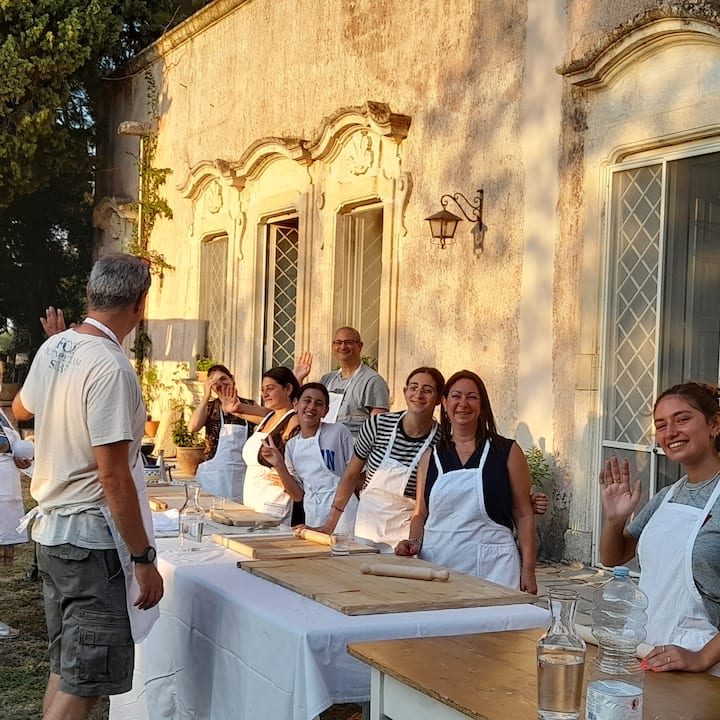 ხელნაკეთი პასტა და ვახშამი ისტორიულ ვილაში