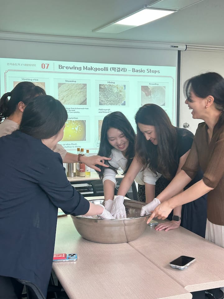 კორეული ბრინჯის ღვინის, მაკგოლის, დამზადების გაკვეთილი