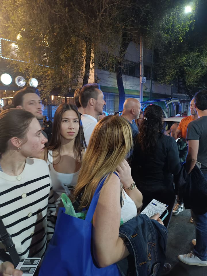 Луча либре, такос и неограничено количество бира