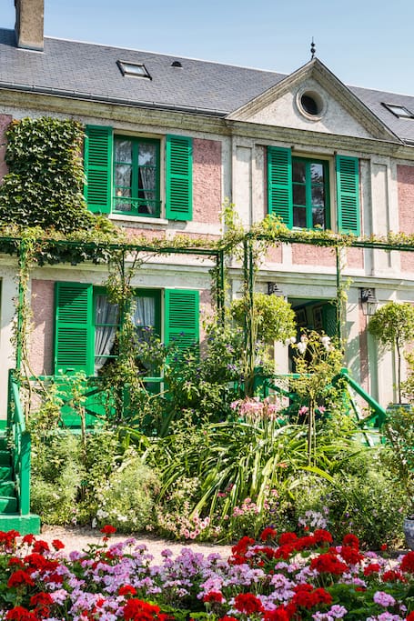 Giverny & Monet’s Gardens Half-Day Trip from Paris