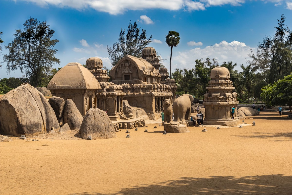 Mahabalipuram Walking tour with Guide & Lunch