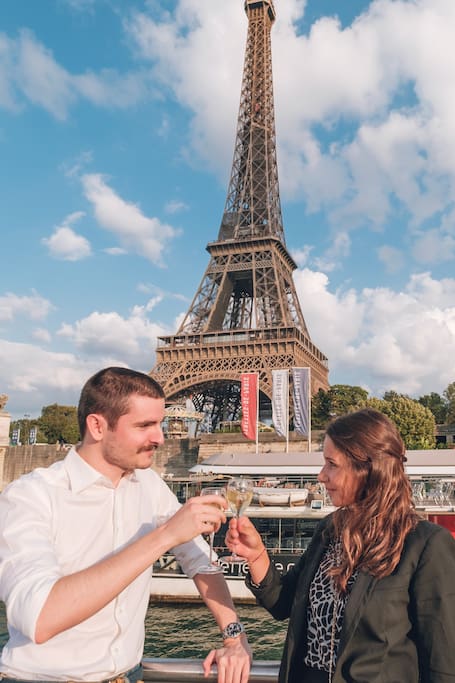Cruise the Seine with champagne