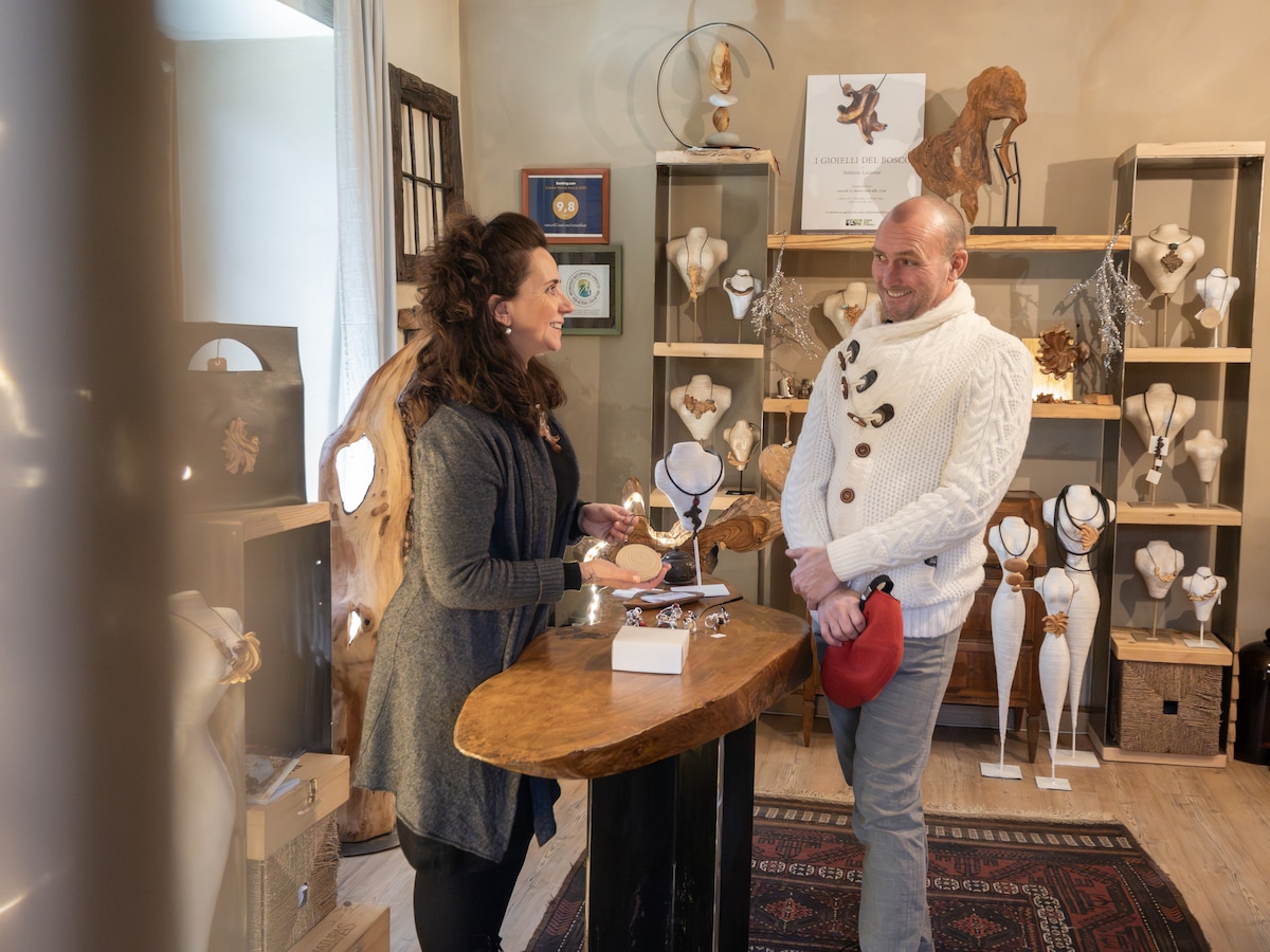 Discover Your Guide Tree between Art and Nature