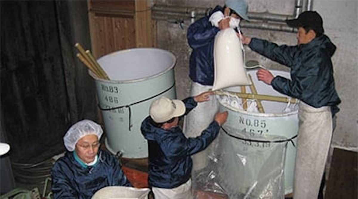 Experience Matsuoka Brewing 
Sake tasting & brewery tour