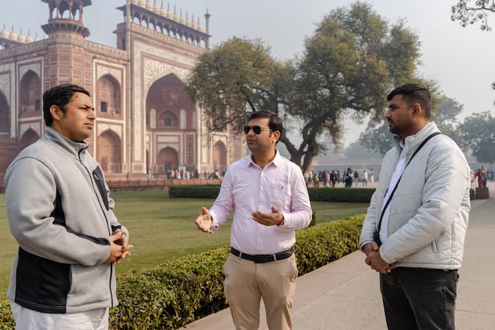 Tadž Mahalo dienos kelionė iš Delio automobiliu su oro kondicionieriumi