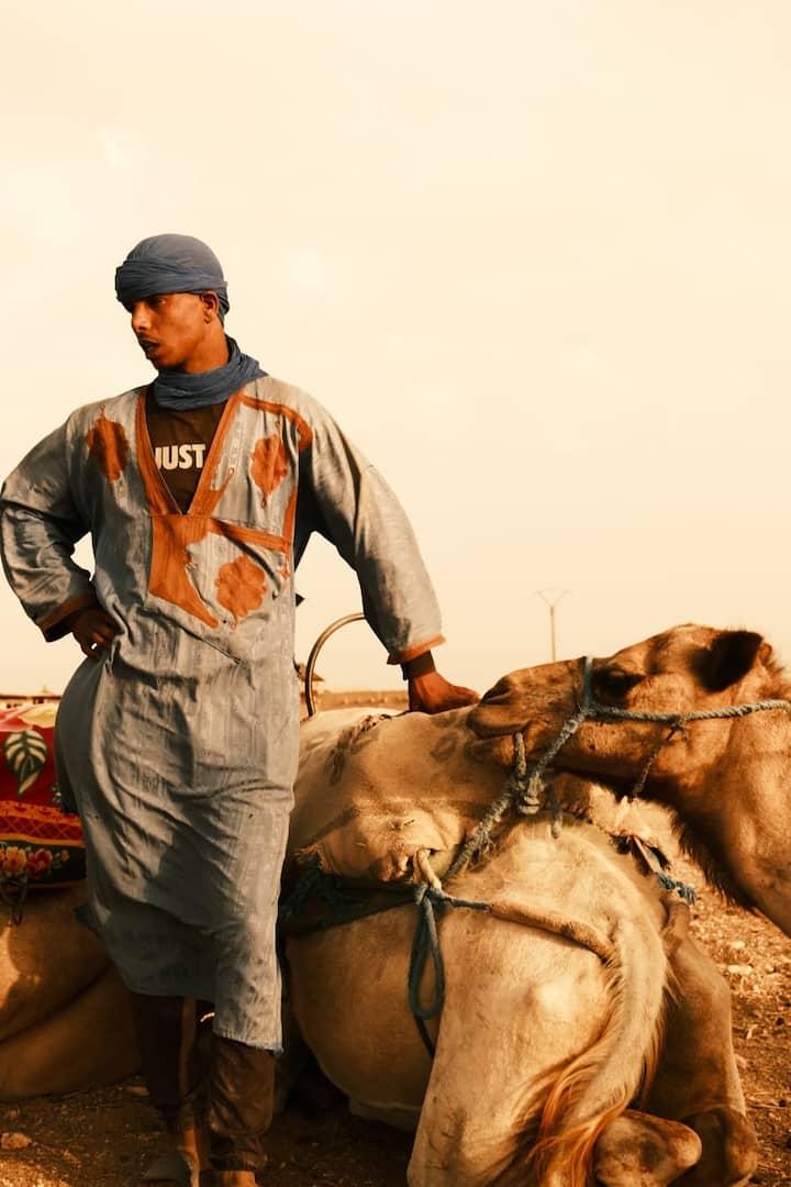 Shëtitje në shkretëtirën Agafay: Shëtitje me deve dhe ritme nomade