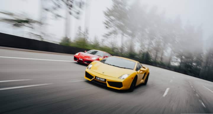 Обиколка със суперкола до кулите близнаци