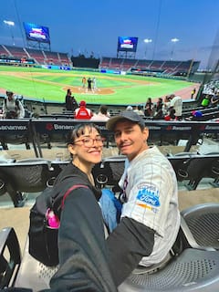 พาฉันไปดูการแข่งขันบอล: Los Diablos Rojos