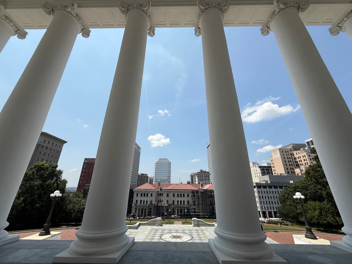 Richmond Southern Food Tour in Shockoe Bottom Area