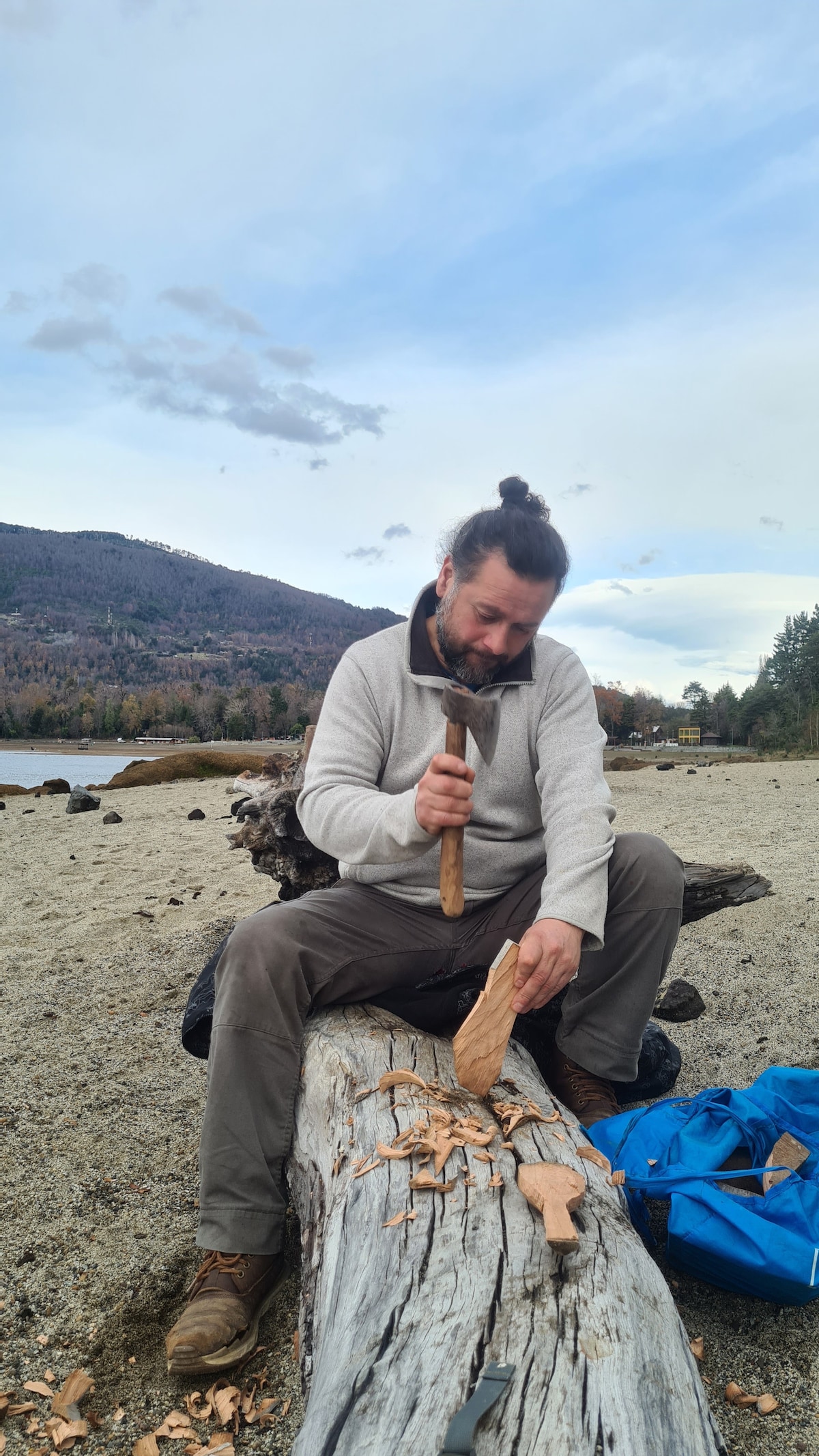 Carve your wooden spoon with a craftsman