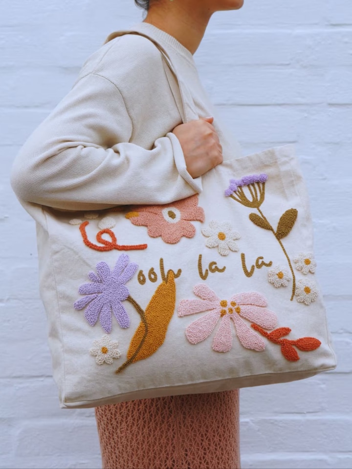 Make your own Punch Needle Tote Bag at a Cosy Cafe · ☆5.0