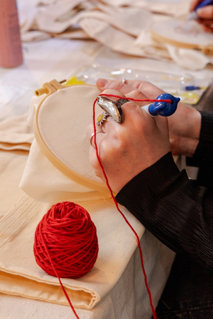 Make your own Punch Needle Tote Bag at a Cosy Cafe · ☆5.0