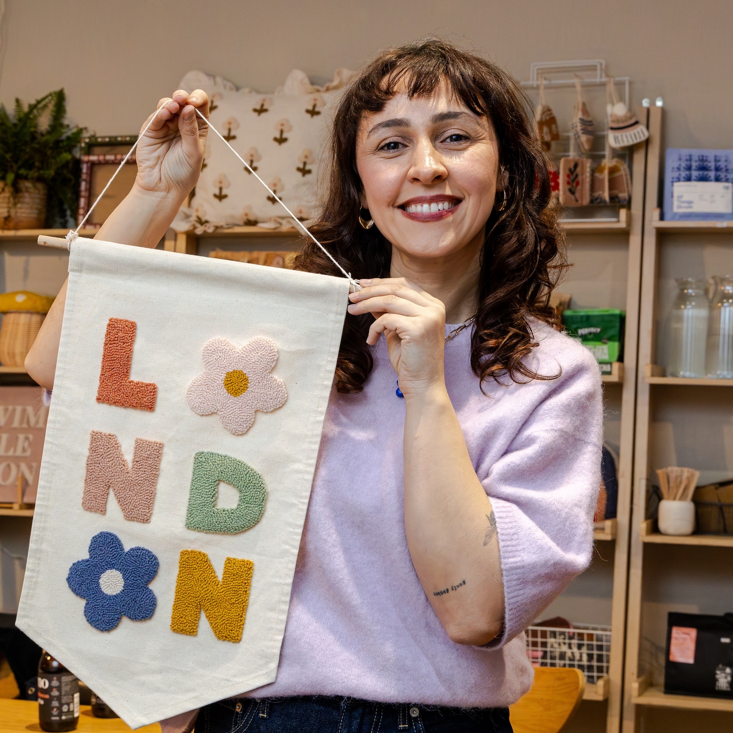 Make your own Punch Needle Tote Bag at a Cosy Cafe · ☆5.0