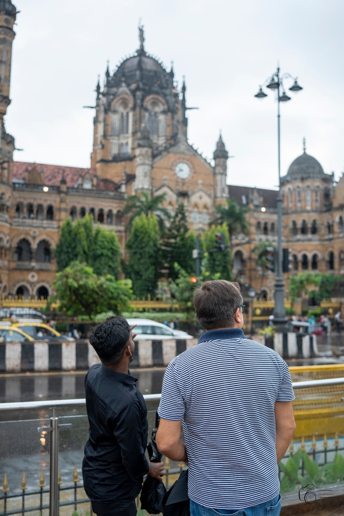 Mumbai Sightseeing by Local Transport