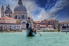 Paseo en góndola privada artesanal por el Gran Canal