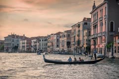 Paseo en góndola privada artesanal por el Gran Canal