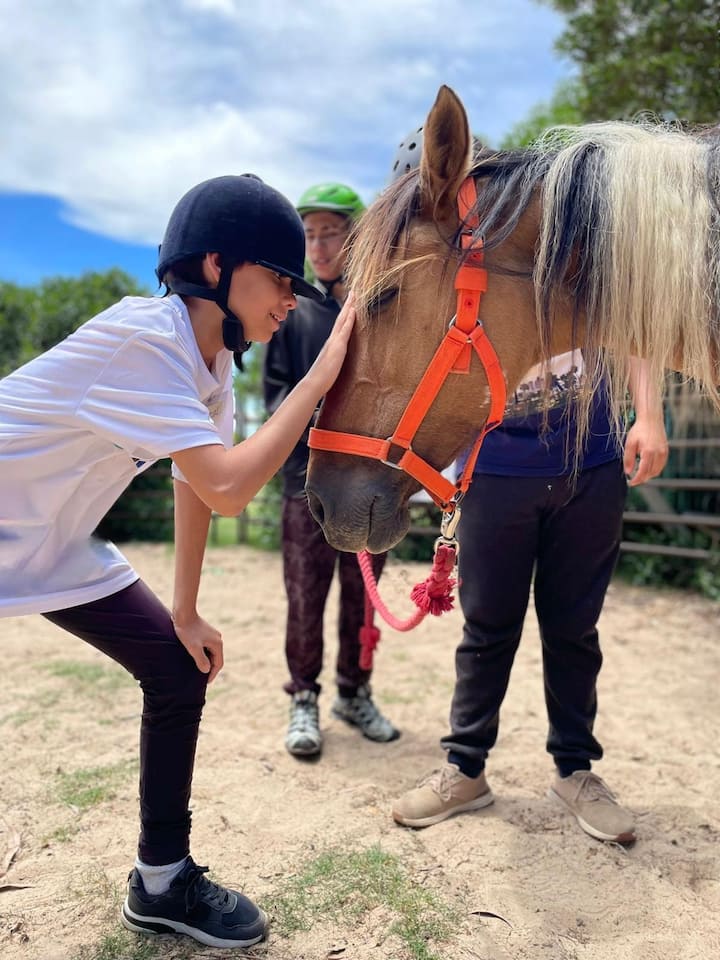 Pueblo Eden exquisita Merienda con caballos