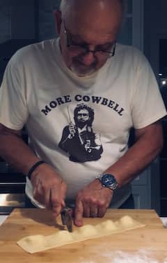 与 Nonno 一起制作自制意大利面