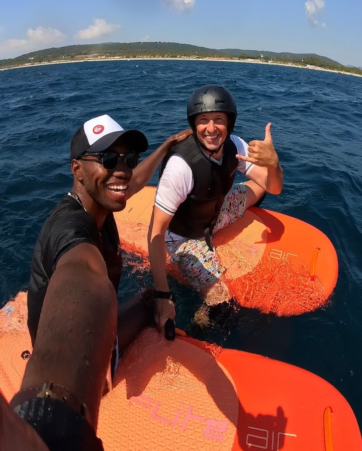 სენ-ტროპე: ისწავლეთ სერფინგი eFoil-ით