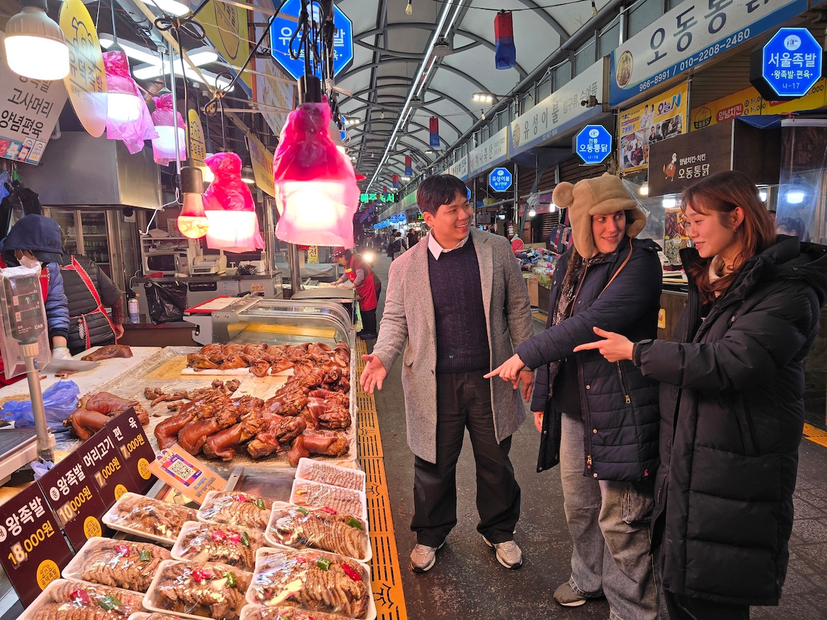 Cheongnyangni Traditional Gyeongdong Market Food Walking Tour