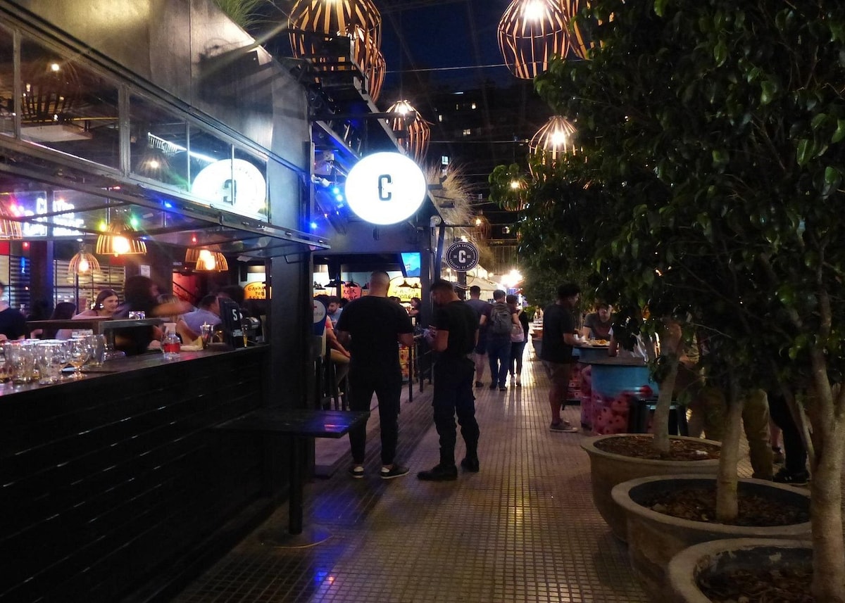 Discover Guemes at night with a local host