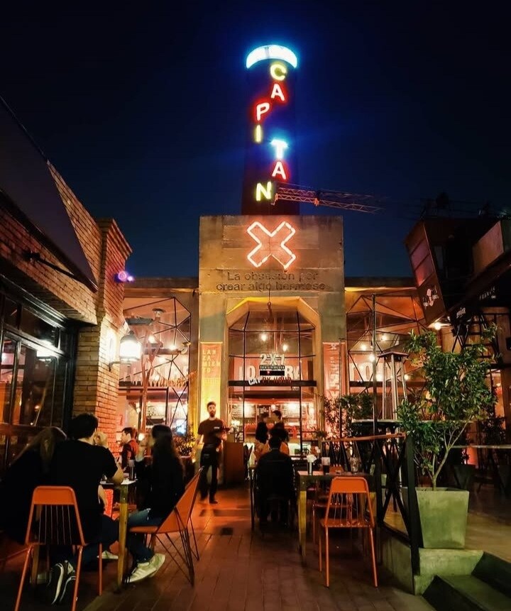 Discover Guemes at night with a local host