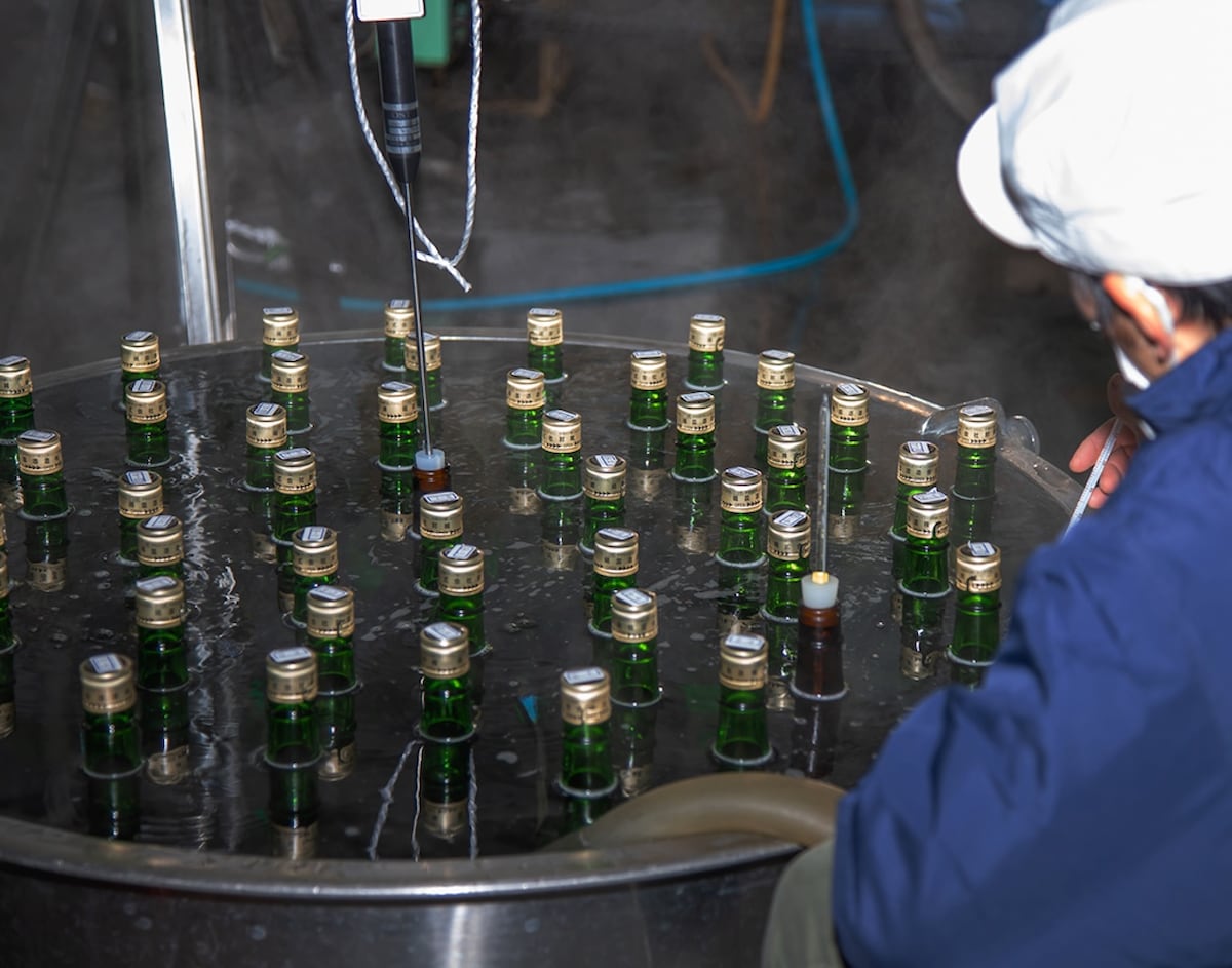 Experience at Harukumo Brewery 
Sake tasting & brewery tour