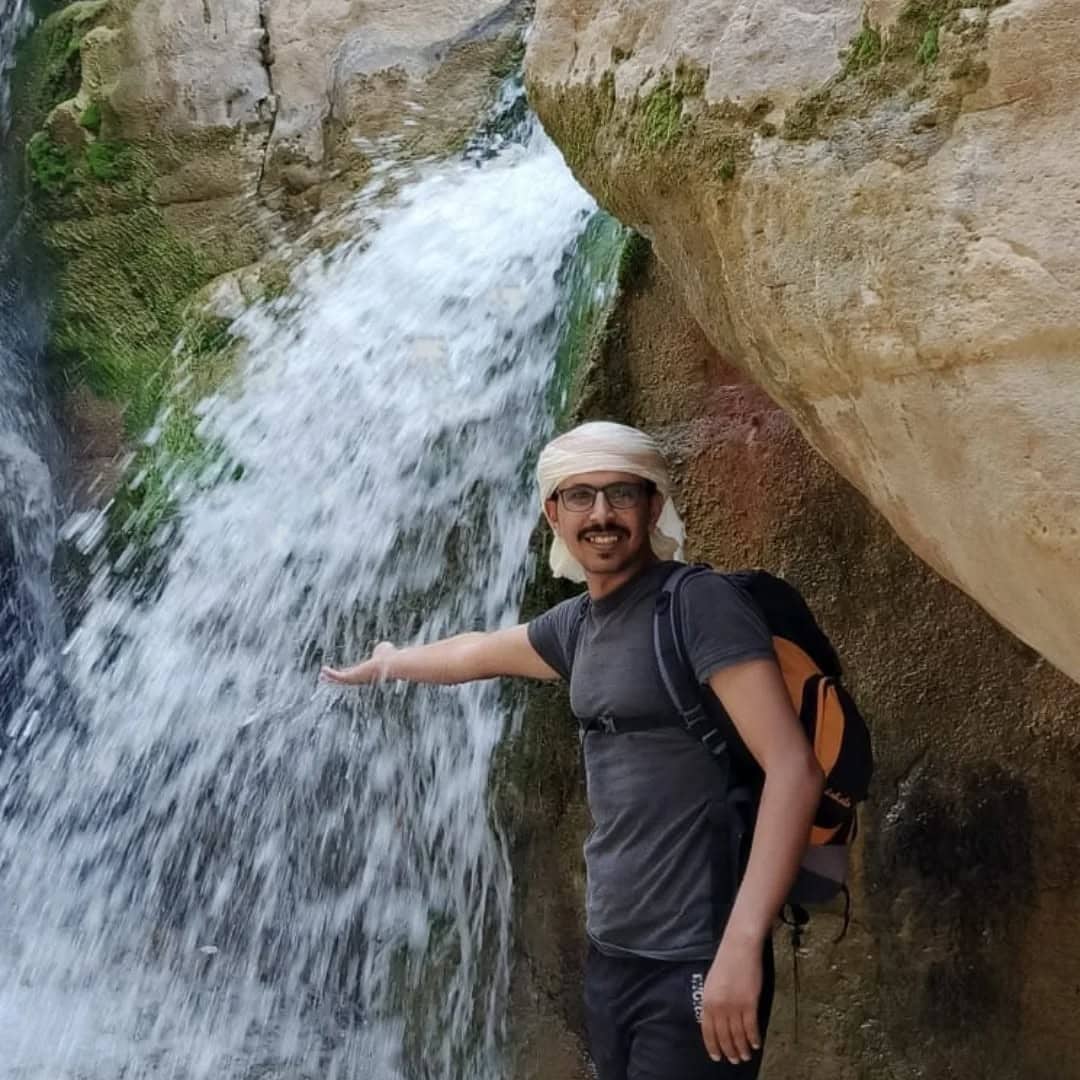 Hike for a day in Wadi Ghuweyr