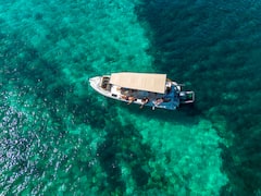 ล่องเรือชมอ่าวเงียบสงบกับกัปตันเรือ
