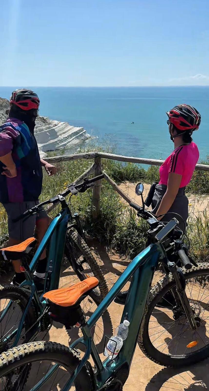 E-Bike Tour to the Scala dei Turchi, villages and sea
