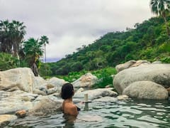 Hiking y tour hacia aguas termales