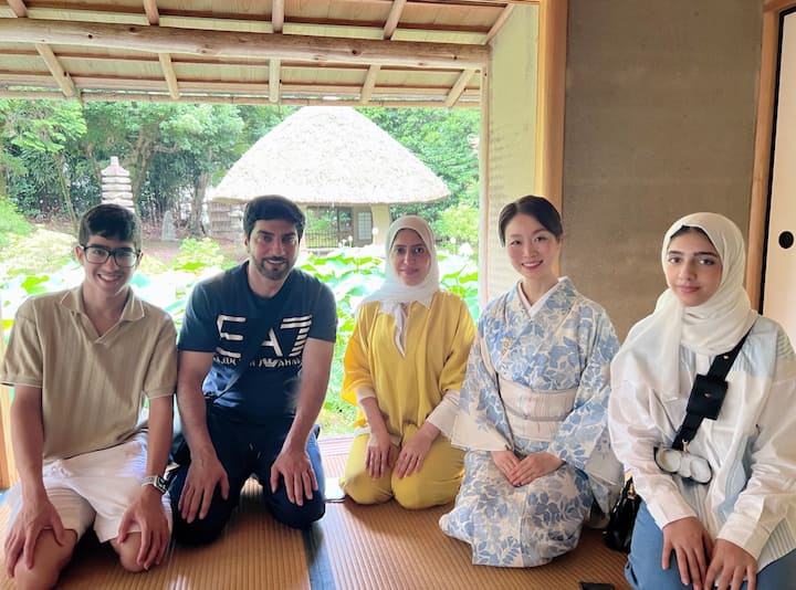 Kyoto: Tea Ceremony in a Japanese painter's Garden