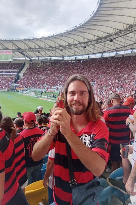 Maracanã em dia de jogo como torcedor local