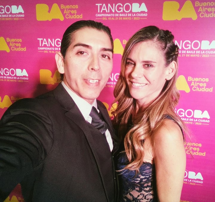 Vamos a bailar juntos tango a una Milonga