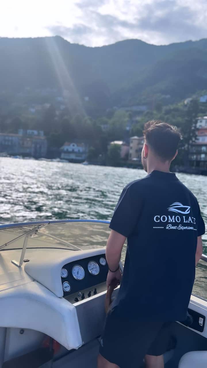 Como: Shëtitje private me varkë me prosecco