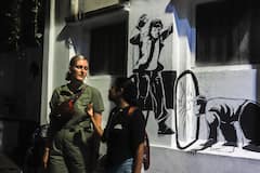 סיור אוכל ופאבים בלילה בקולקטה עם שחקן מקומי