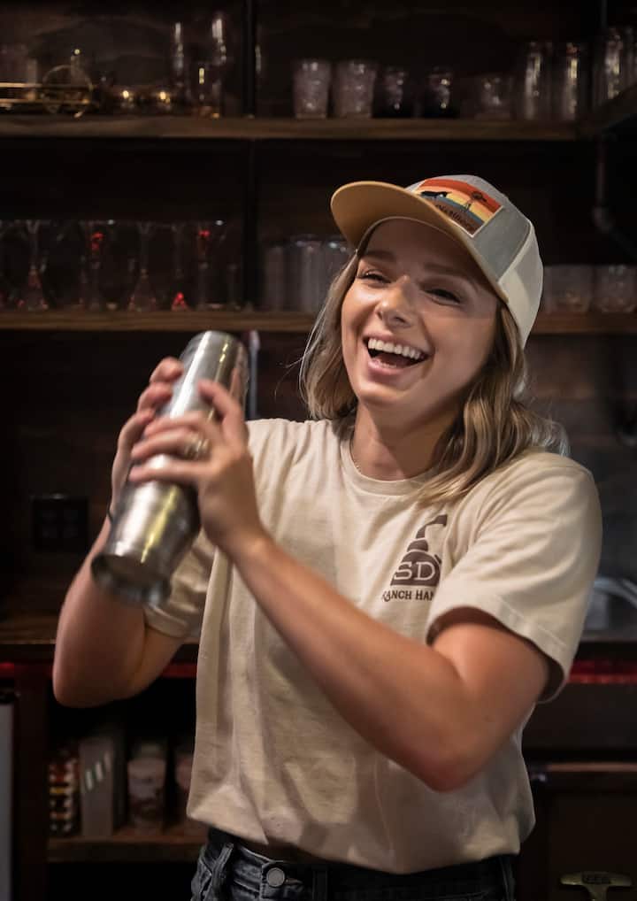 ხელნაკეთი ალკოჰოლური სასმელების დეგუსტაცია