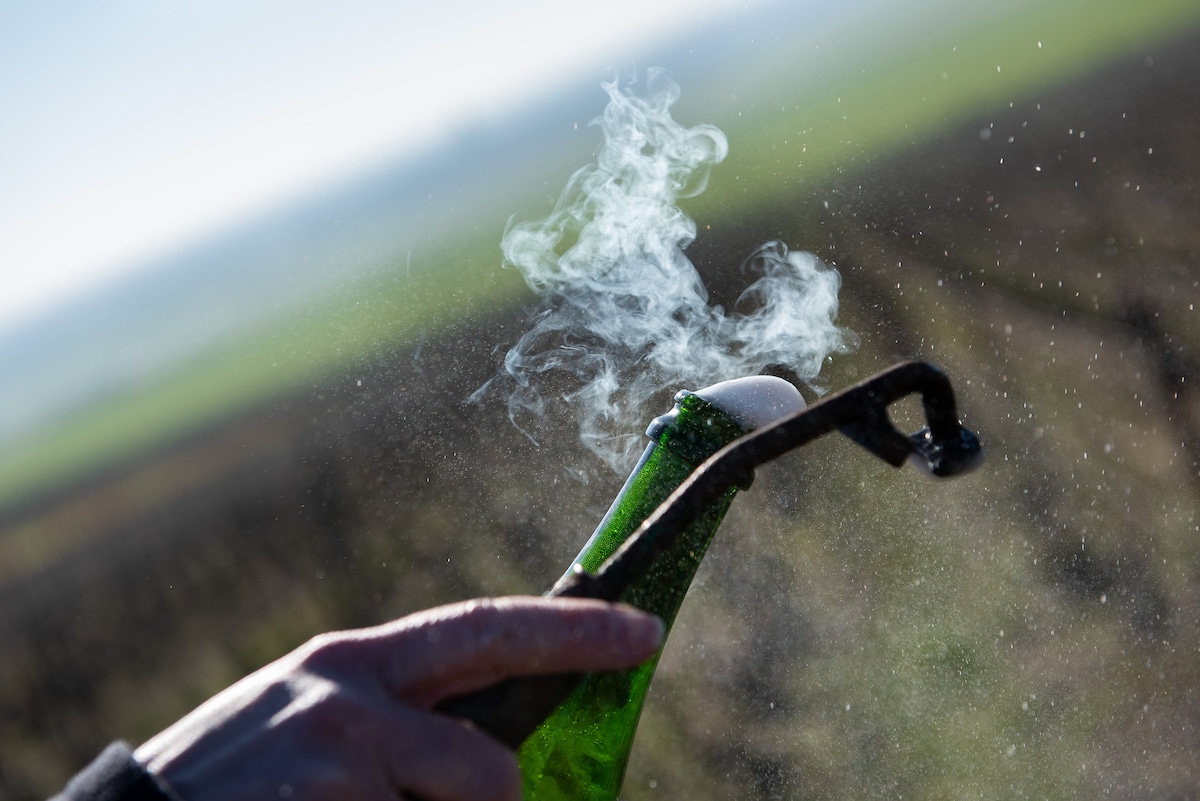 Make your own champagne, disgorging : English