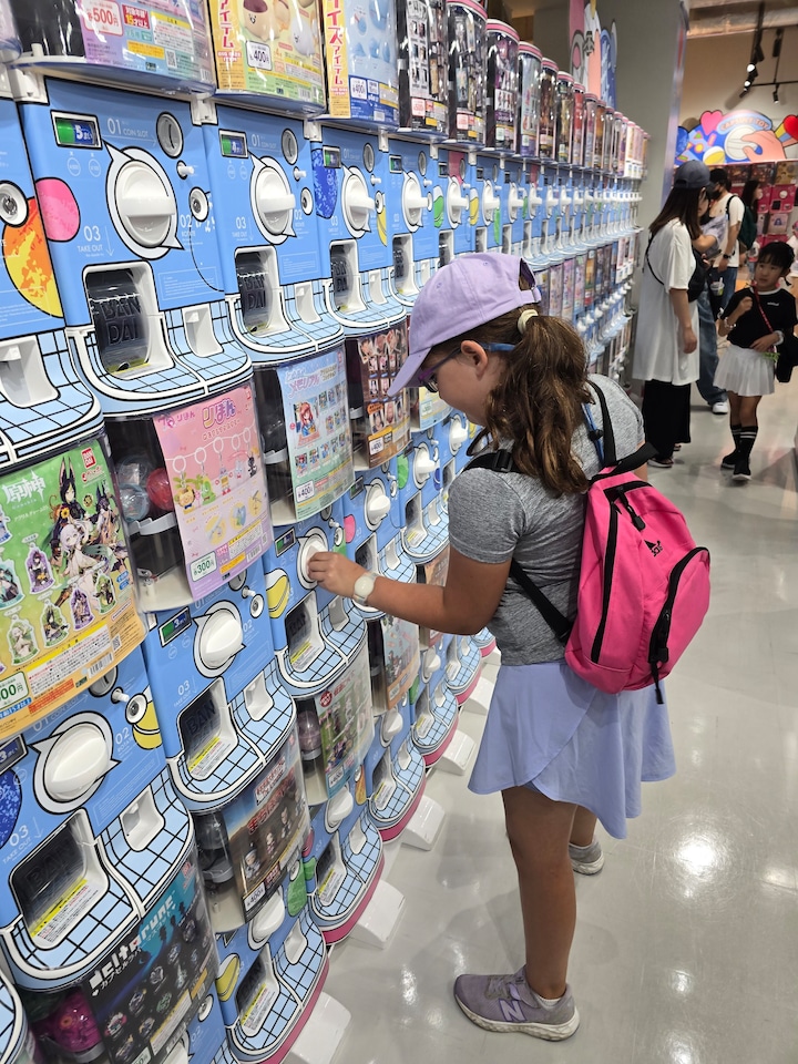 Stroll Harajuku's kawaii fashion scene