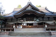 Paseo histórico por Kanazawa en la tranquilidad de la mañana: santuario Oyama y pueblo samurái