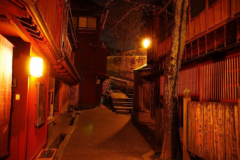 Discover Kanazawas Two Geisha Districts in the Evening
