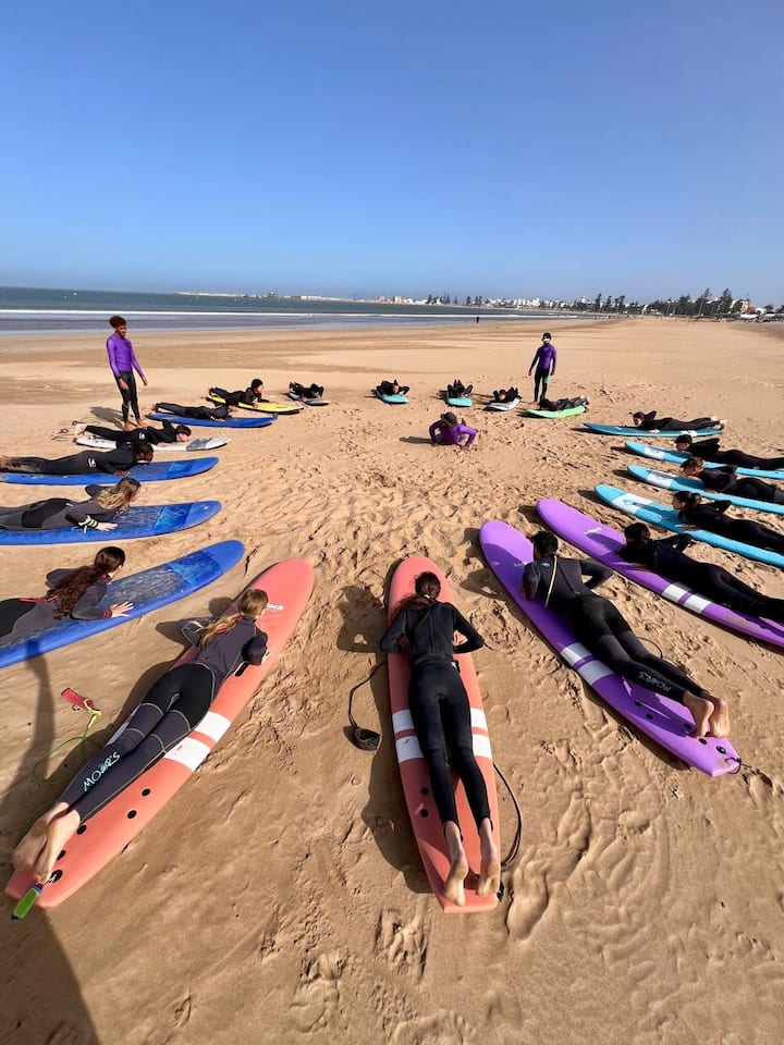 Сърфирайте по вълните на Есауира с максимално забавление