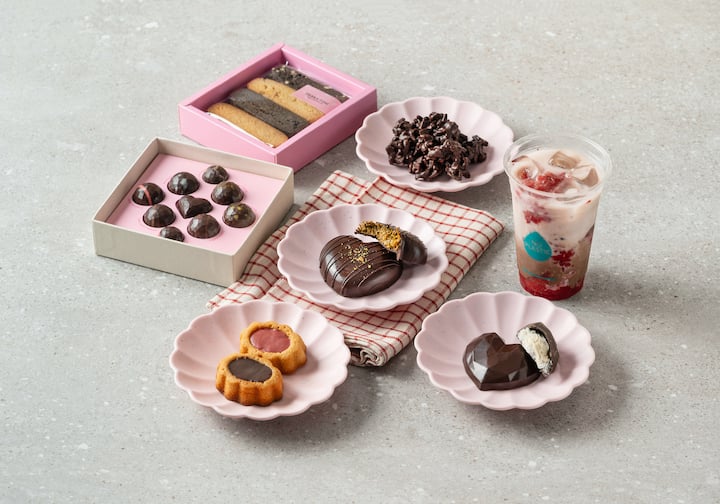 On the way to Namsan: Chocolate desserts to take home in handmade cloth bags