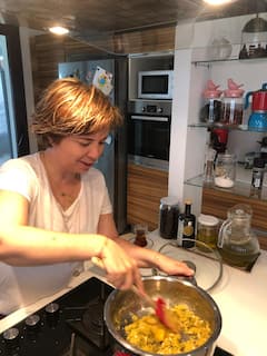 与美食作家一起探索传统的爱琴海餐桌