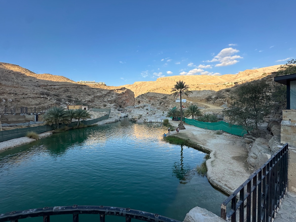 Private Desert Safari & Wadi Bani Khalid Escape