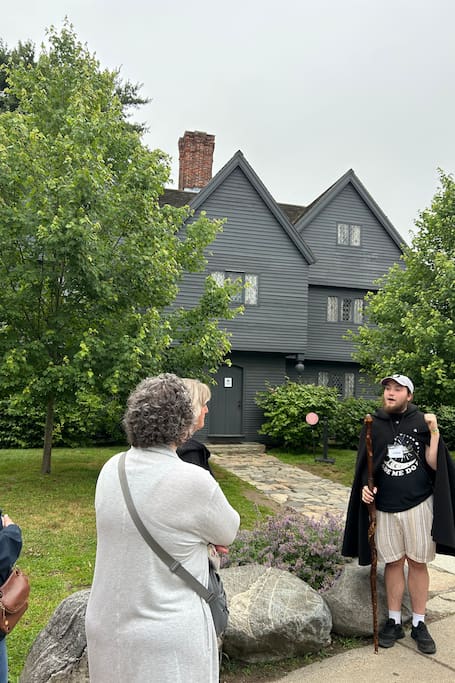 Discover Salem With a Real Witch