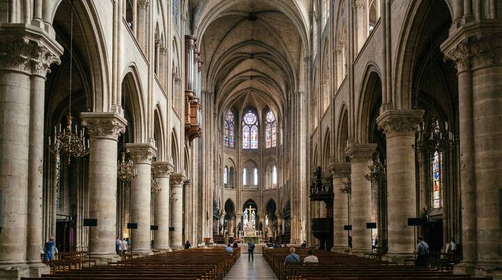 Обиколка с екскурзовод из външната част на „Нотр Дам“ без чакане на опашка