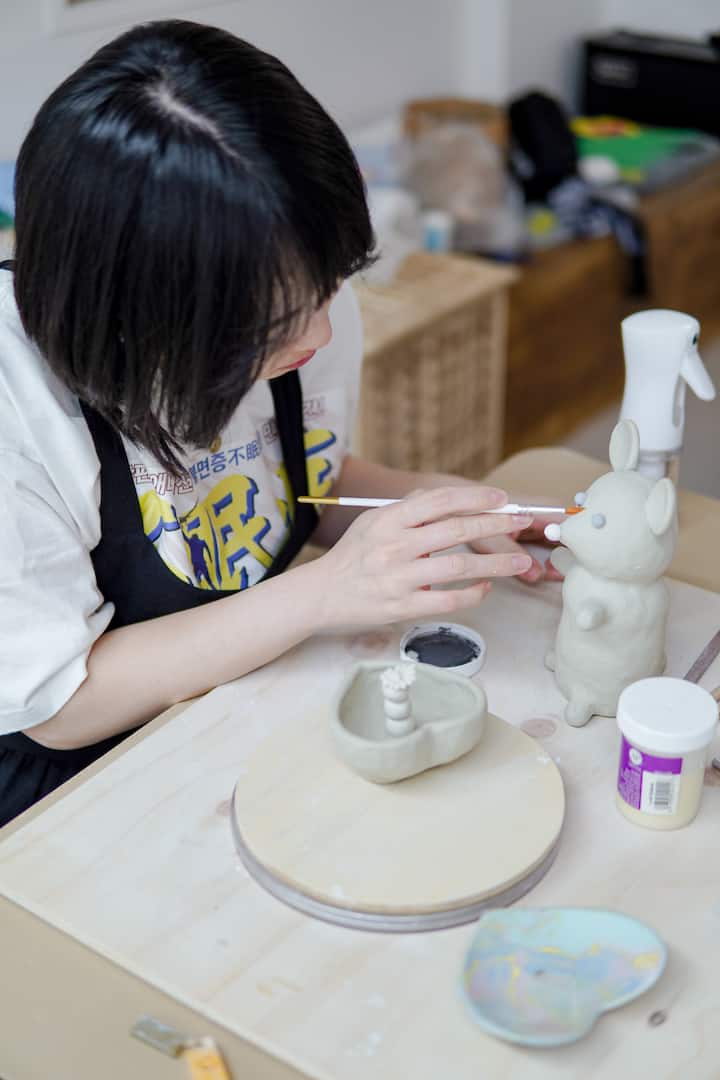 Време да се съсредоточа само върху себе си, опит с ръчно изграждане на керамика